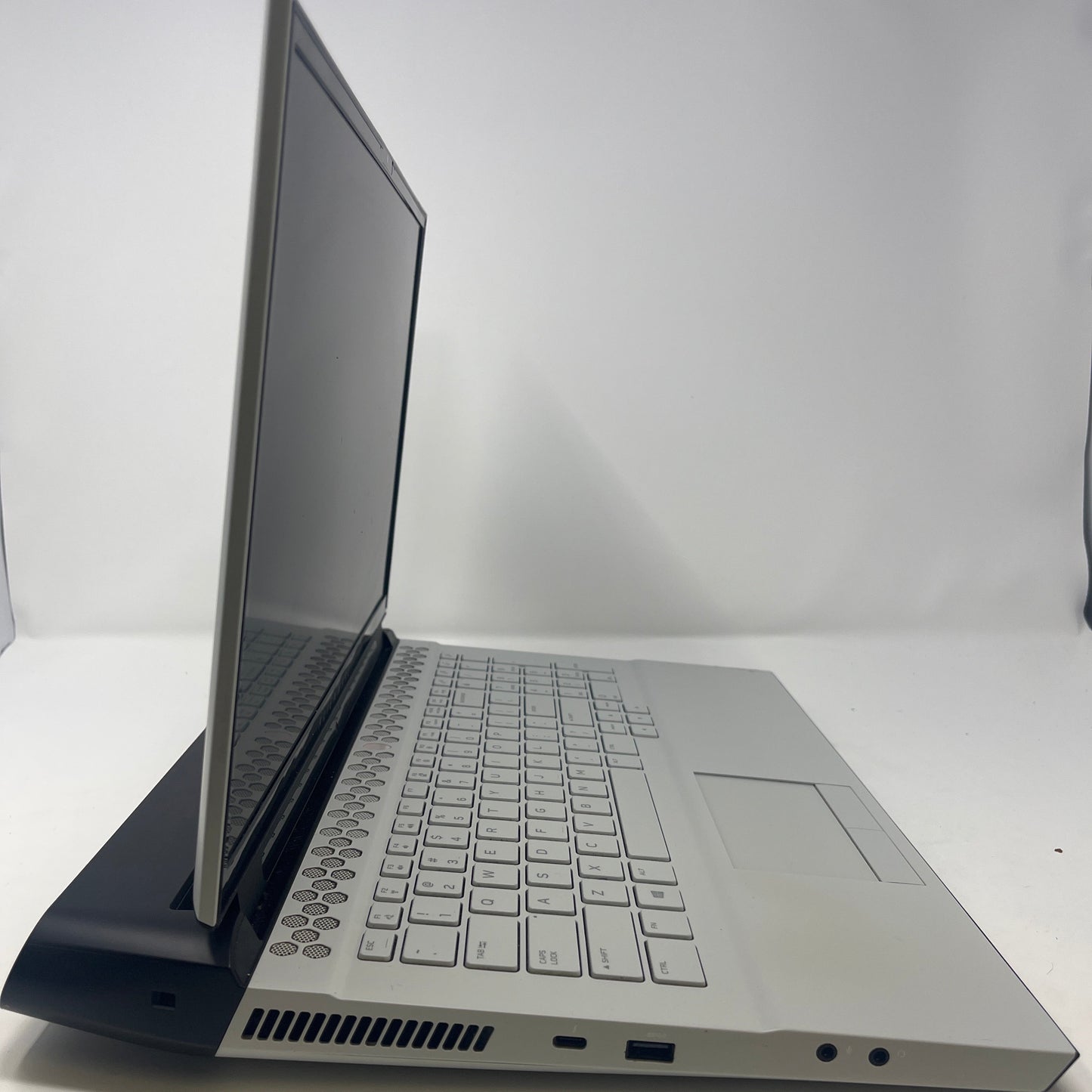 Alienware Area-51M R2 P38E 17.3" i7-10700 3.7GHz 16GB RAM 1TB SSD RTX 2080 Super