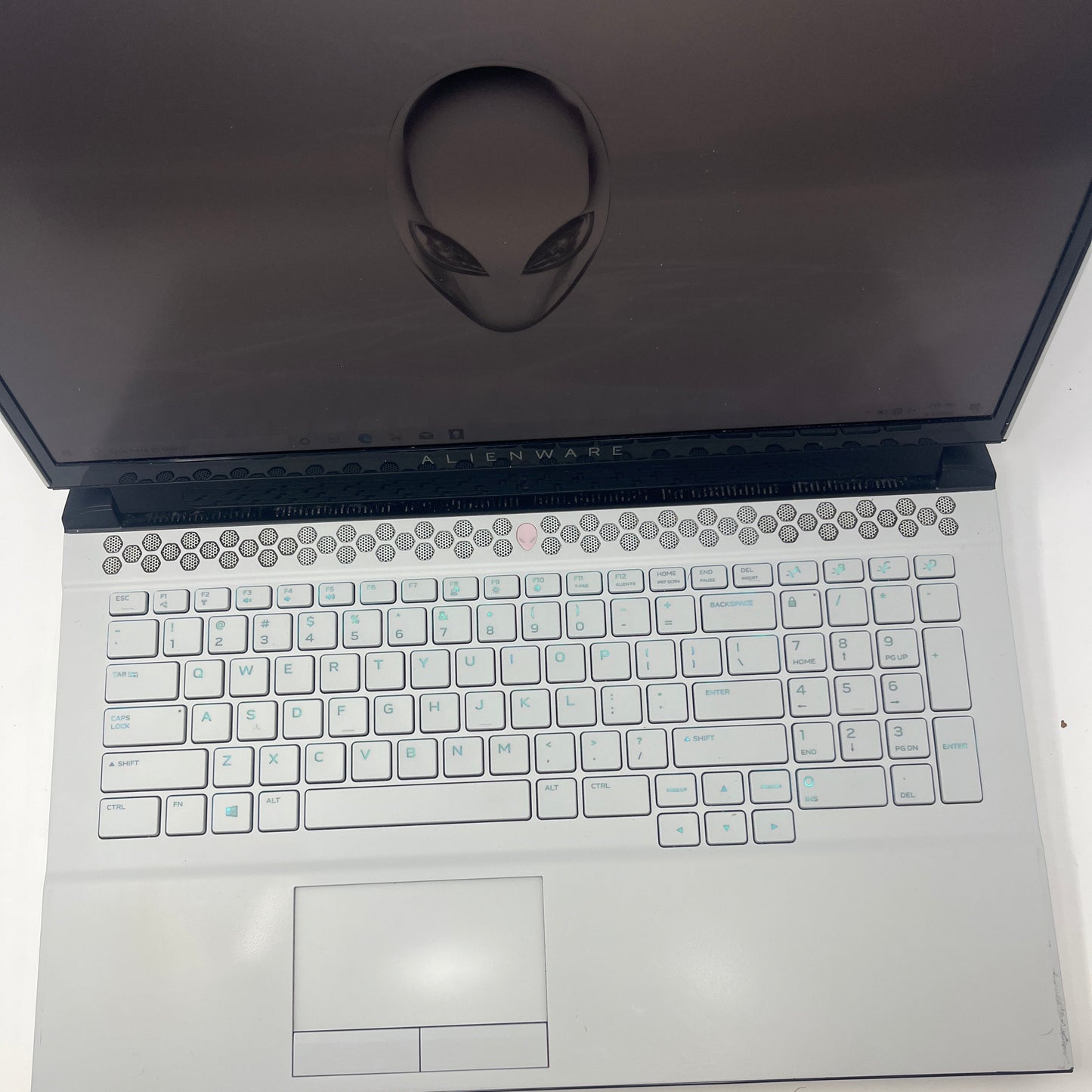 Alienware Area-51M R2 P38E 17.3" i7-10700 3.7GHz 16GB RAM 1TB SSD RTX 2080 Super