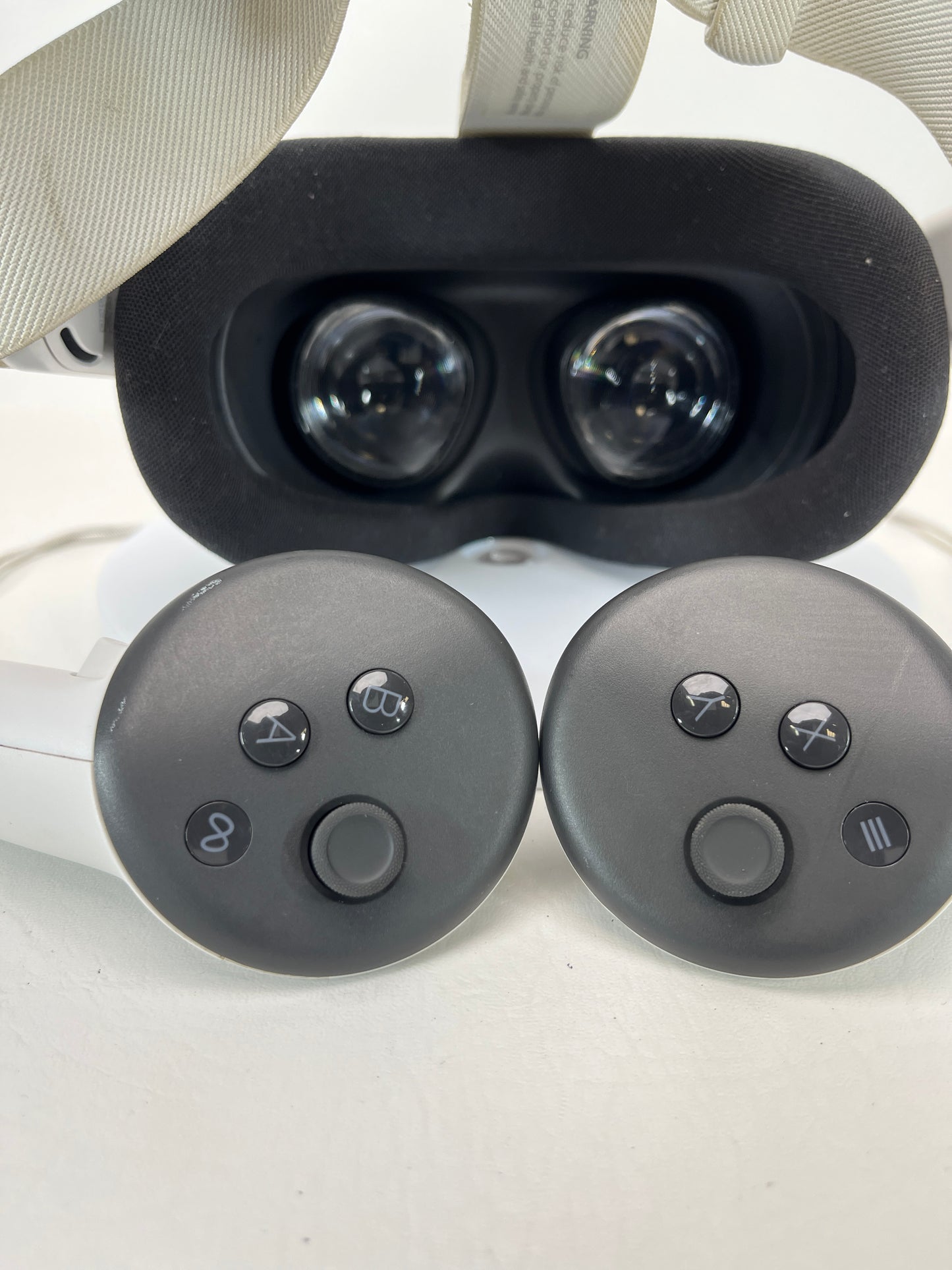 Meta Quest 3S 128GB Standalone All-in-One VR Headset SK-1000203-01