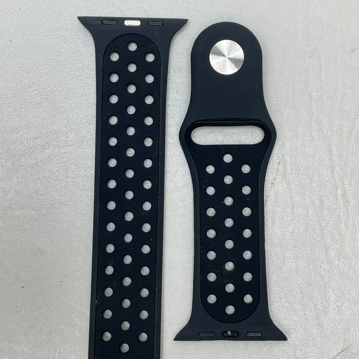 Lot of 2 Apple Watch Bands Nike & Solid Black 46mm M/L