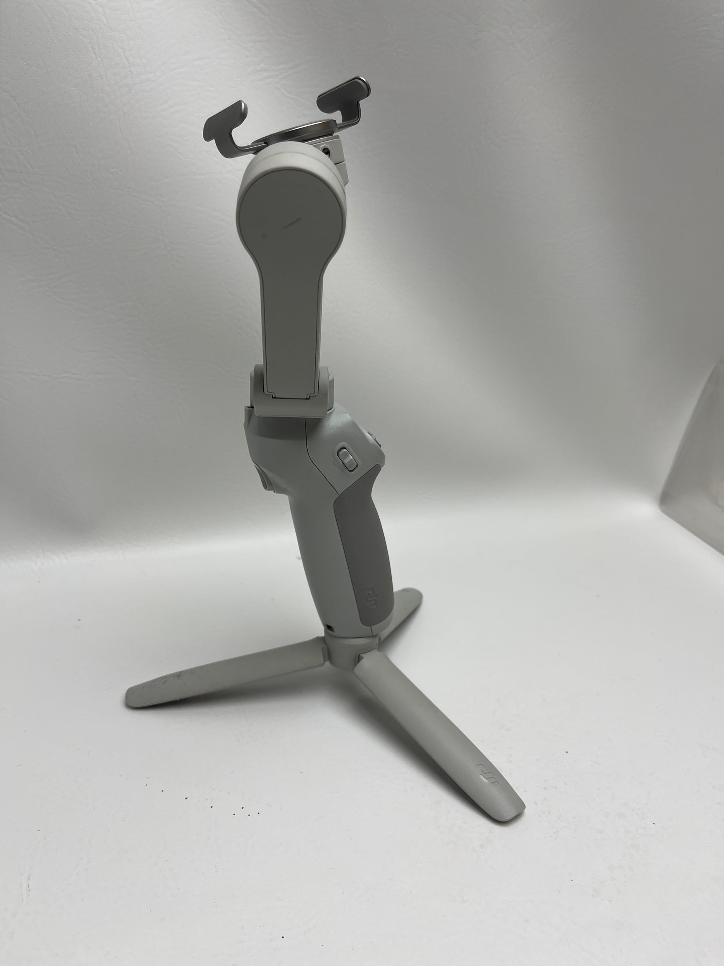 DJI Osmo Mobile SE Smartphone Handheld 3-Axis Gimbal Stabilizer OK200