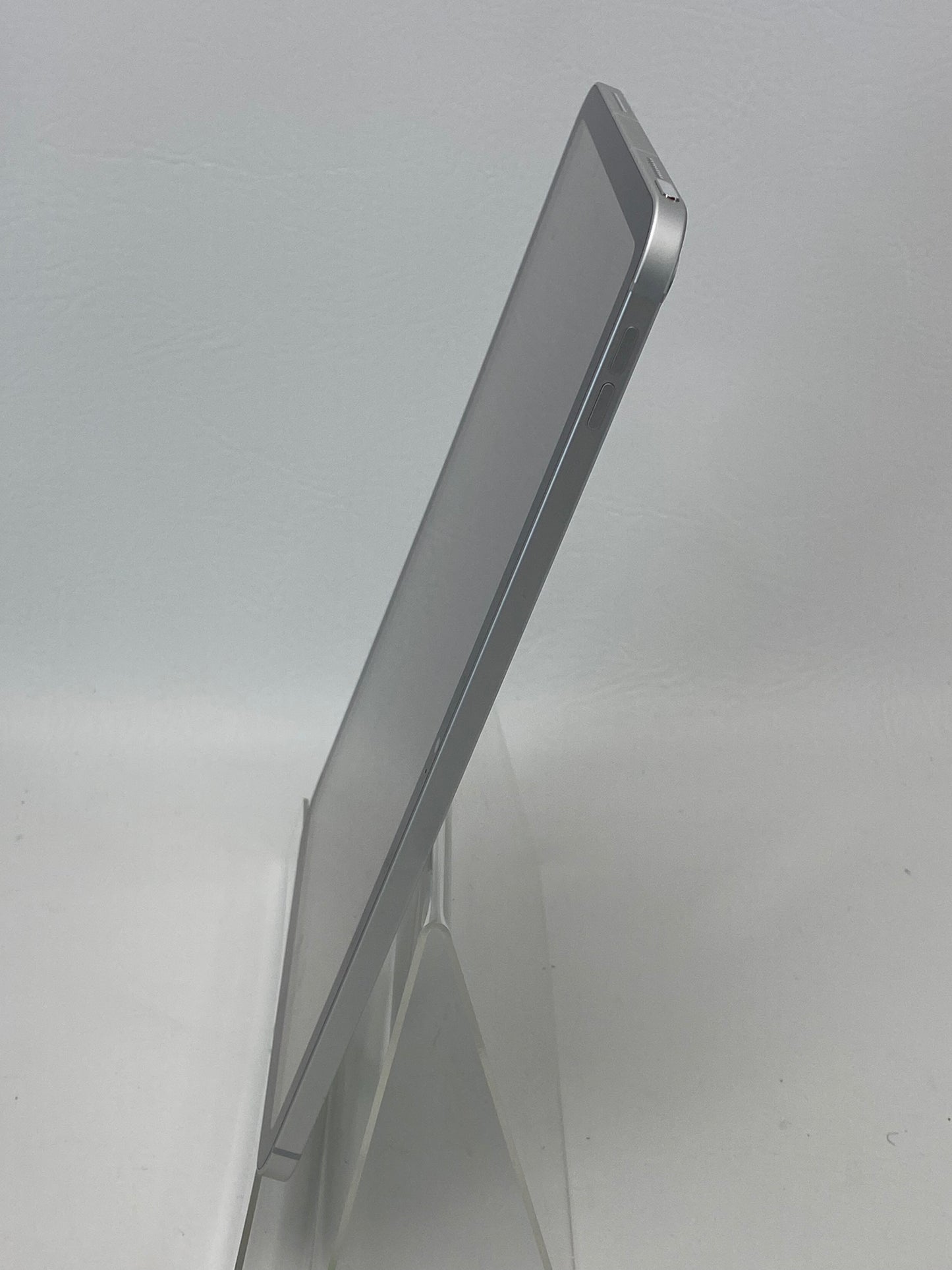 WiFi Only Apple iPad 11" (A16) 128GB Silver MD7F4LL/A