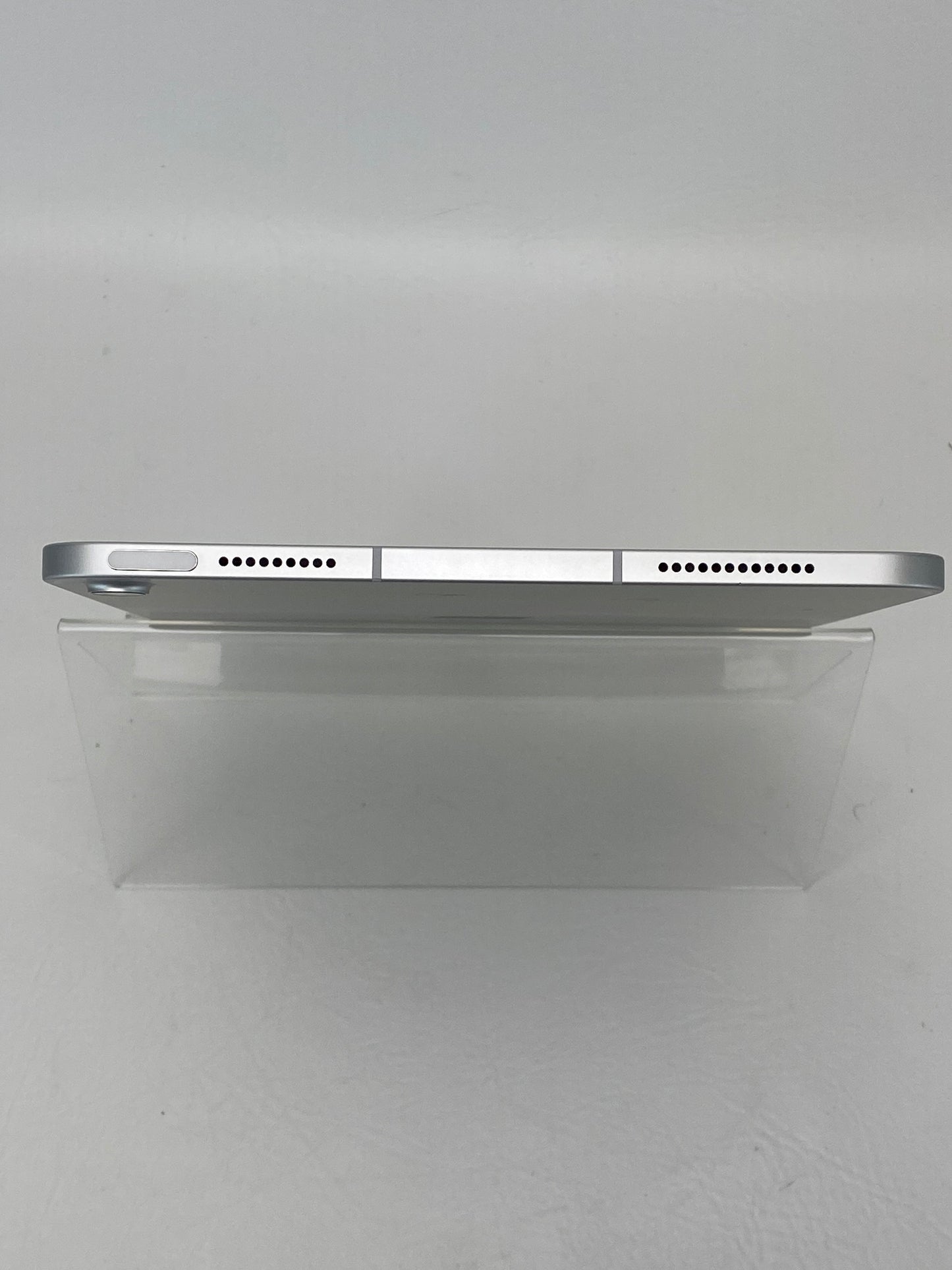 WiFi Only Apple iPad 11" (A16) 128GB Silver MD7F4LL/A