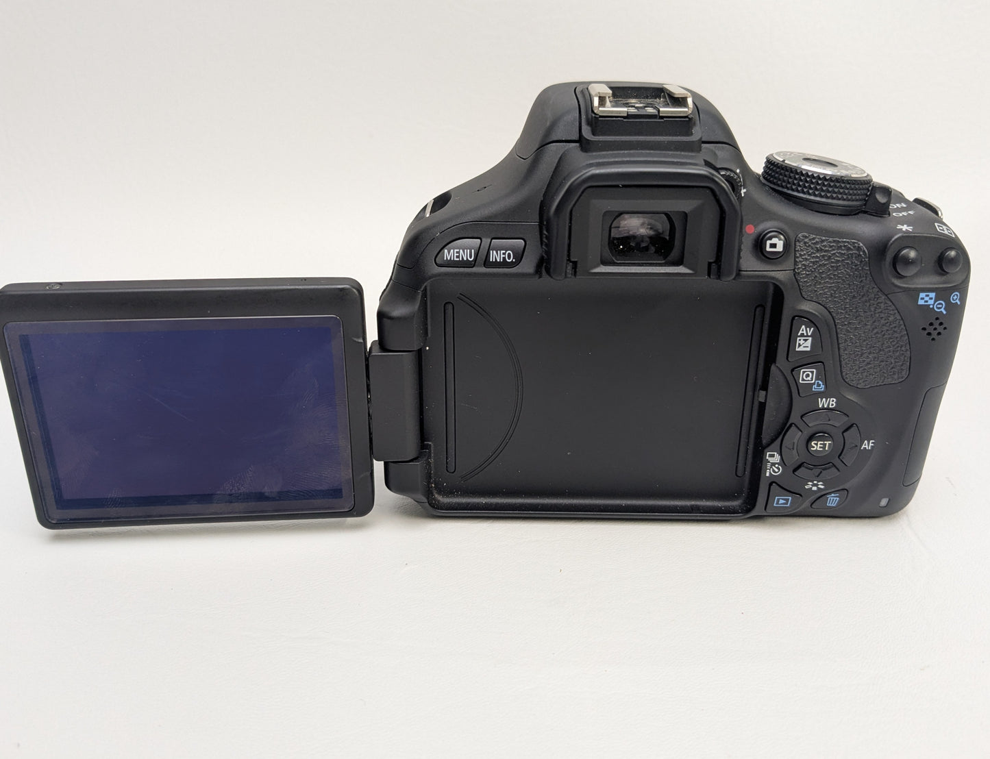 Canon EOS Rebel T3i 18.0MP Digital SLR DSLR Camera