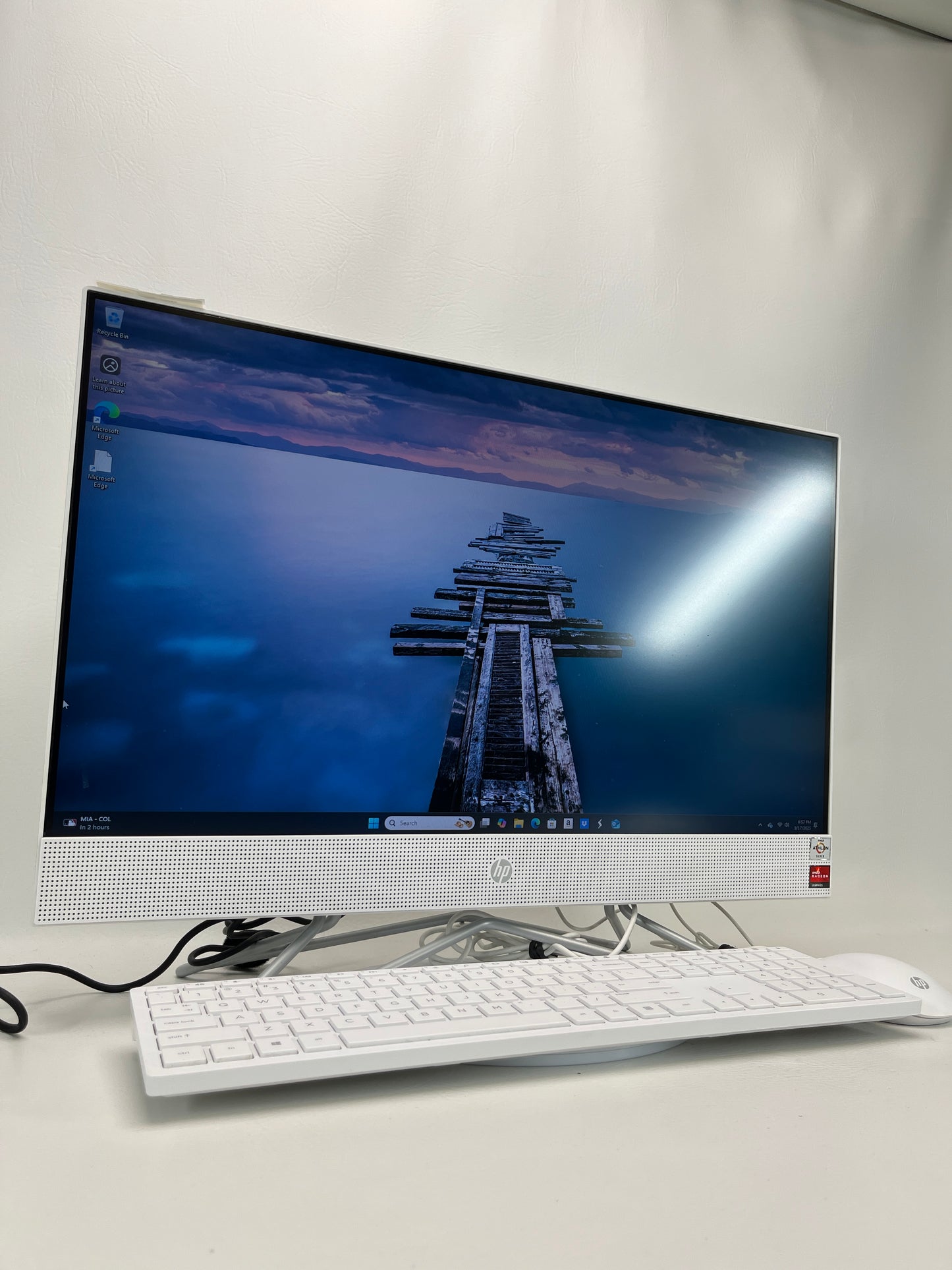 HP AIO-058TB7K TPC-0069-24 AMD ATHION SILVER 3050U 2.3 GHz 8GB RAM 256GB SSD