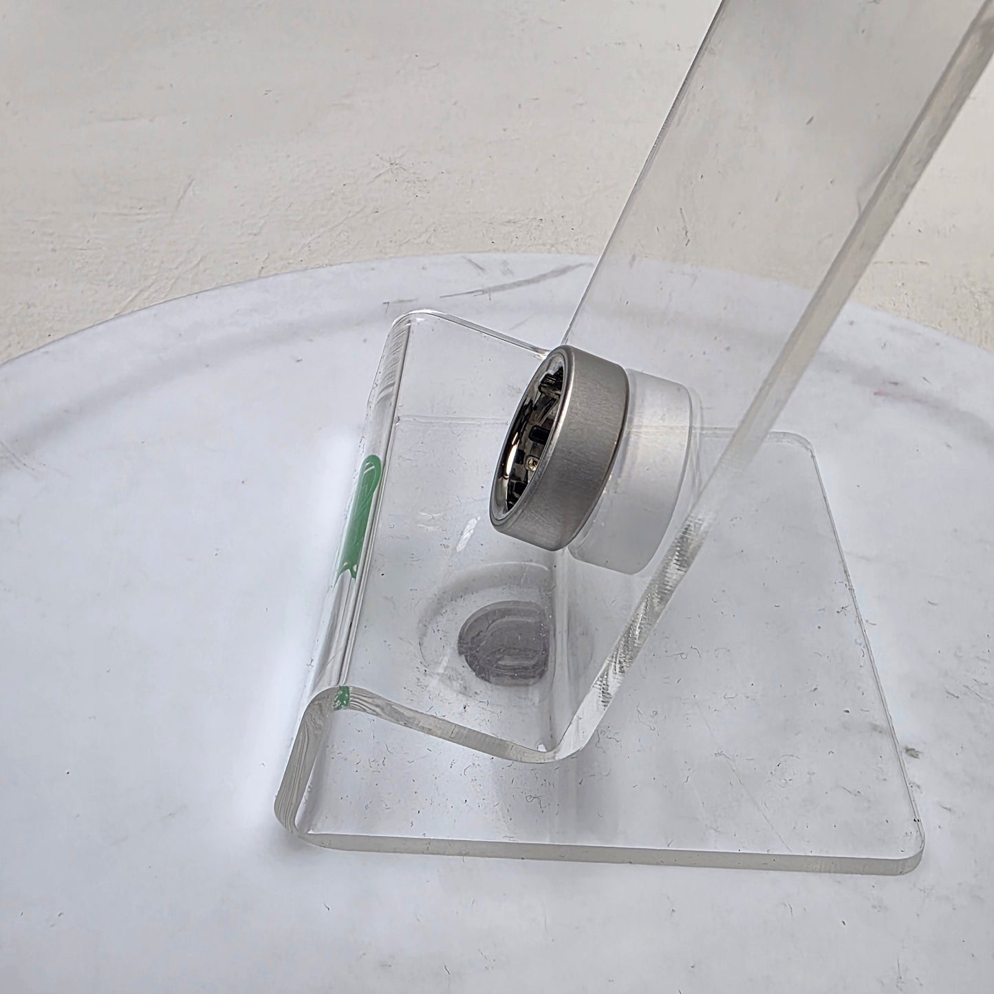 Oura Ring 4 Size 8 Silver Activity Tracker JZ90-54220-08