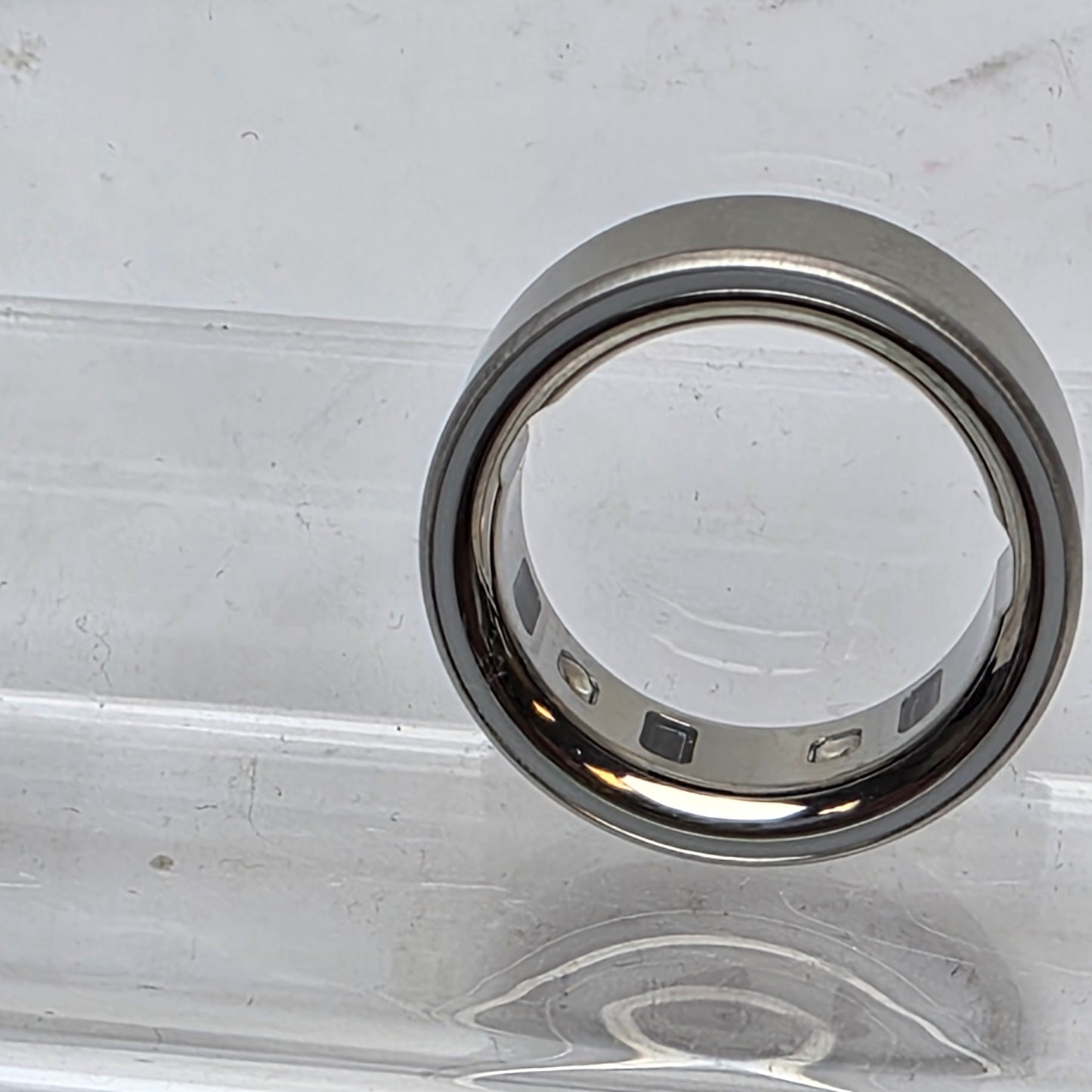 Oura Ring 4 Size 8 Silver Activity Tracker JZ90-54220-08