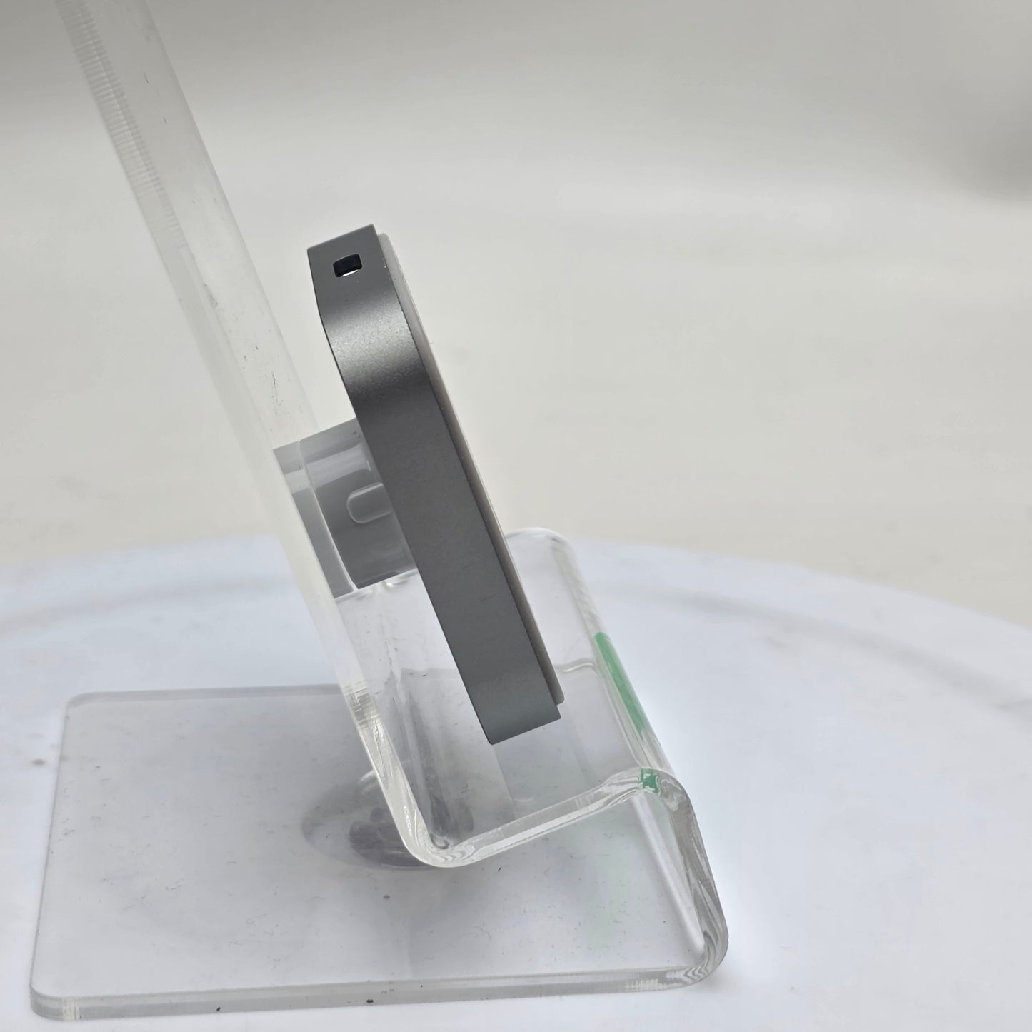 Oura Ring 4 Size 8 Silver Activity Tracker JZ90-54220-08