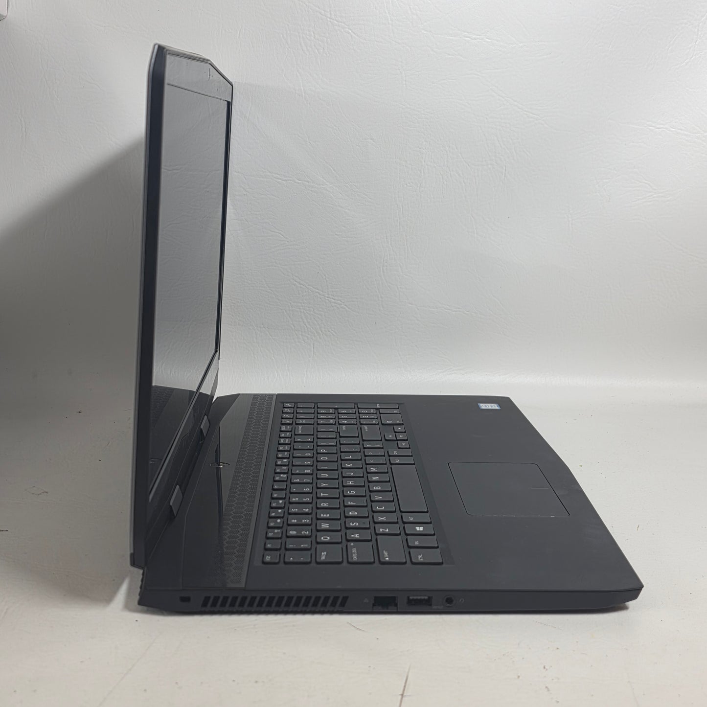 Alienware M17 D6USBF 17.3" i7-8750H 2.2GHz 16GB RAM 954GB SSD 932GB HDD GeForce 