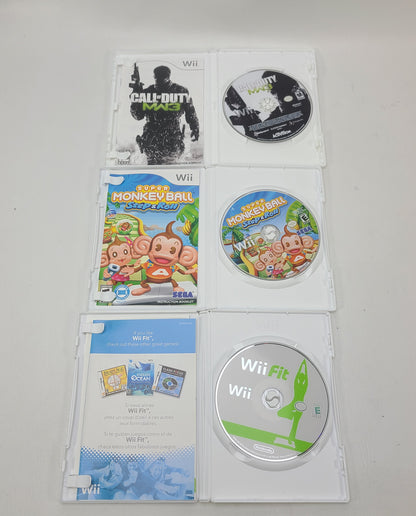 Lot of 3 Nintendo Wii Games Donkey Kong Country Returns Wii Play Call of Duty