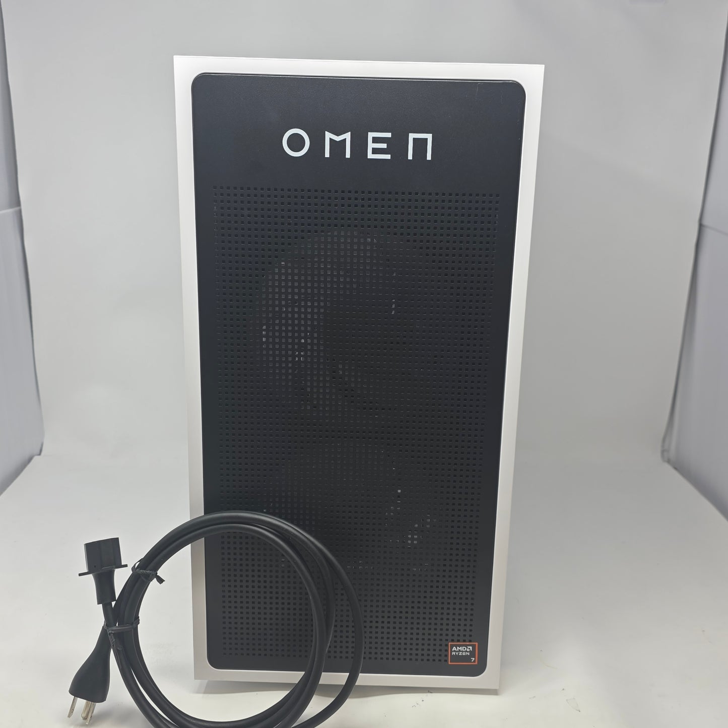 Omen Custom PC Ryzen 7 8700F 4.10GHz 16GB RAM 1TB SSD Nvidia GeForce RTX 5060 Ti