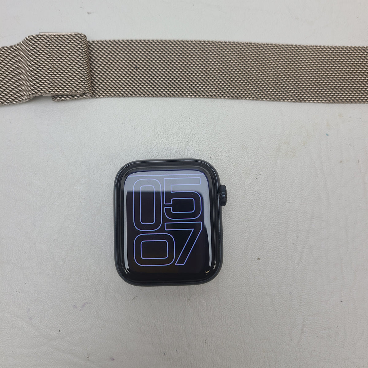 Apple Watch SE 2nd Gen 44mm Midnight GPS Cellular Unlocked Gold Milanese Band