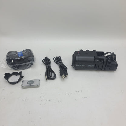 Zoom Q8n-4K UHD 4K Handheld Recorder Built-In Mic SD HDMI USB Case