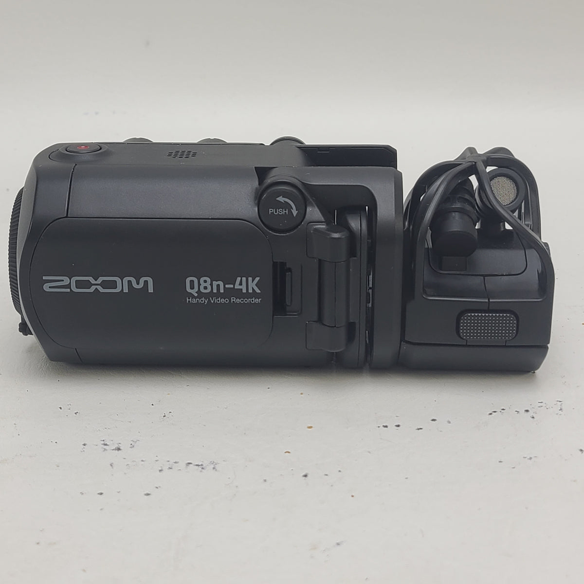Zoom Q8n-4K UHD 4K Handheld Recorder Built-In Mic SD HDMI USB Case