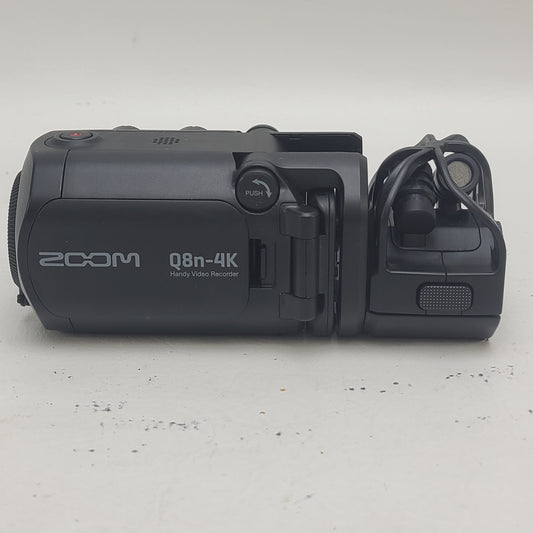 Zoom Q8n-4K UHD 4K Handheld Recorder Built-In Mic SD HDMI USB Case