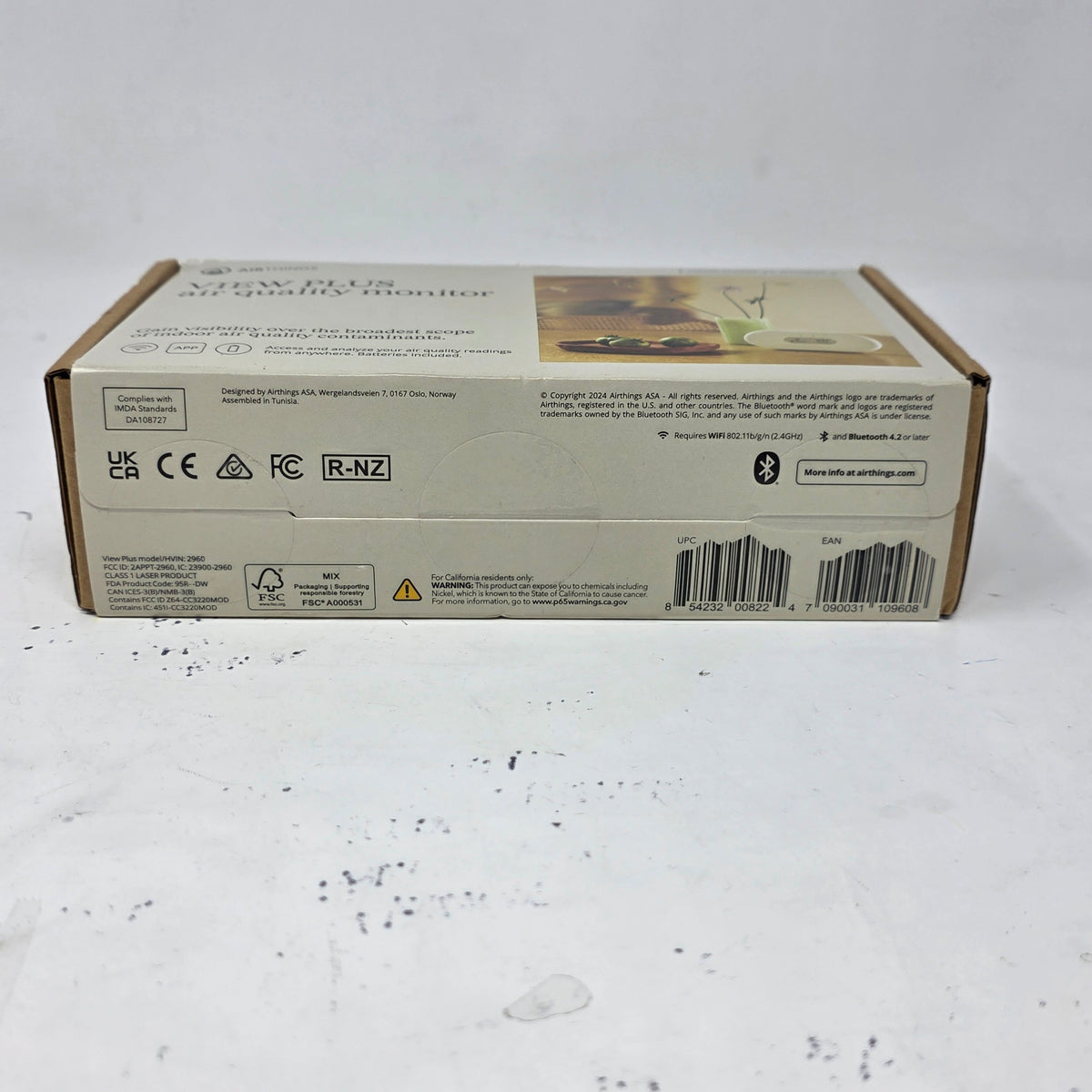 New Airthings 2960 View Plus Air Quality Monitor White Wi-Fi Battery Powered