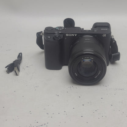 Sony Alpha a6400 Mirrorless Camera with E 50mm f/1.8 OSS Lens Black