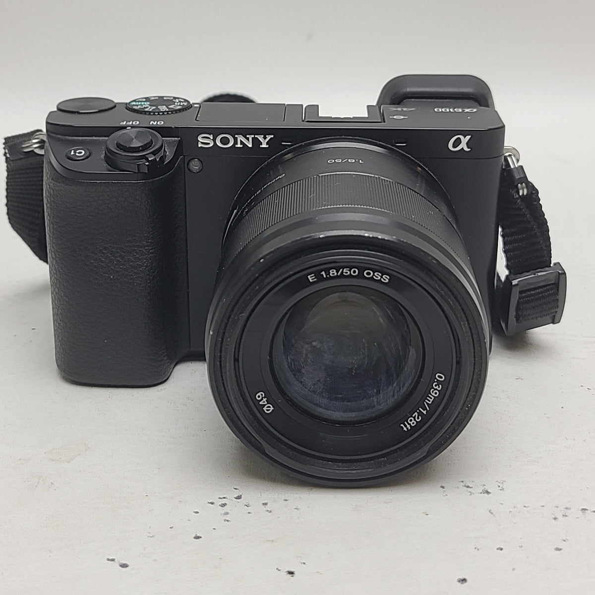 Sony Alpha a6400 Mirrorless Camera with E 50mm f/1.8 OSS Lens Black