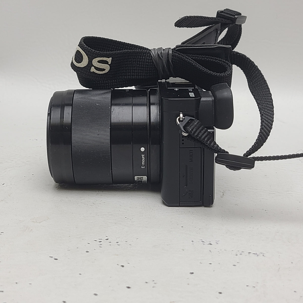 Sony Alpha a6400 Mirrorless Camera with E 50mm f/1.8 OSS Lens Black