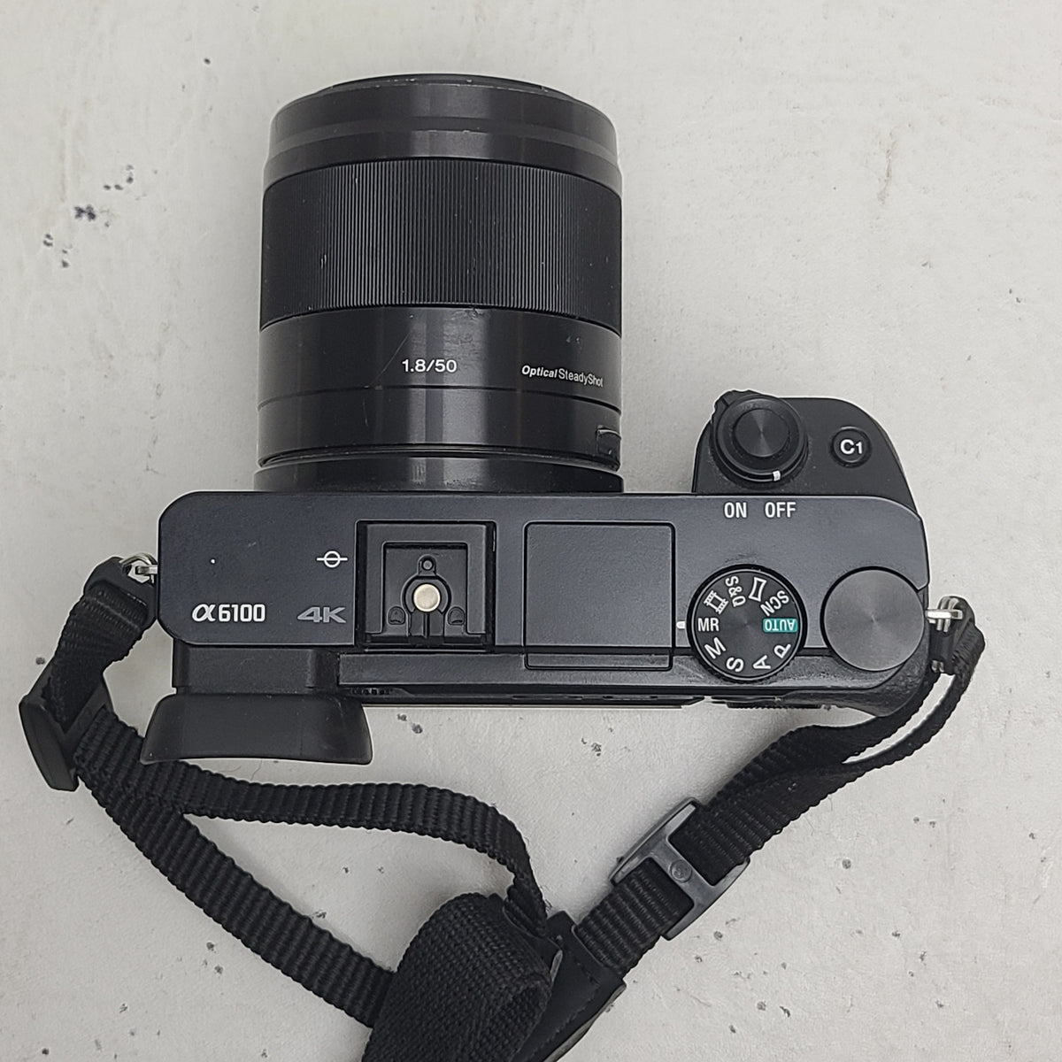 Sony Alpha a6400 Mirrorless Camera with E 50mm f/1.8 OSS Lens Black