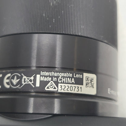 Sony Alpha a6400 Mirrorless Camera with E 50mm f/1.8 OSS Lens Black