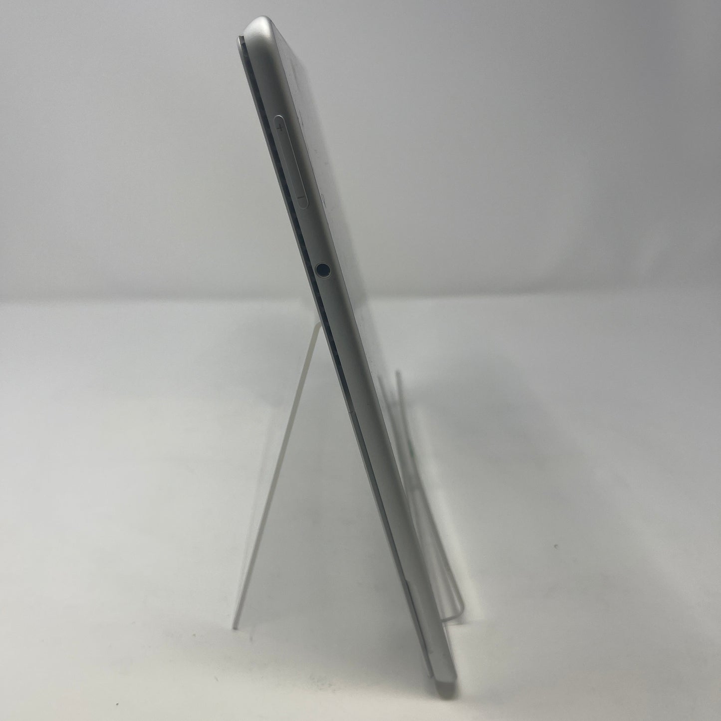 Microsoft Surface Pro 8 1983 13" i5-1145G7 2.6GHz 8GB RAM 256GB SSD