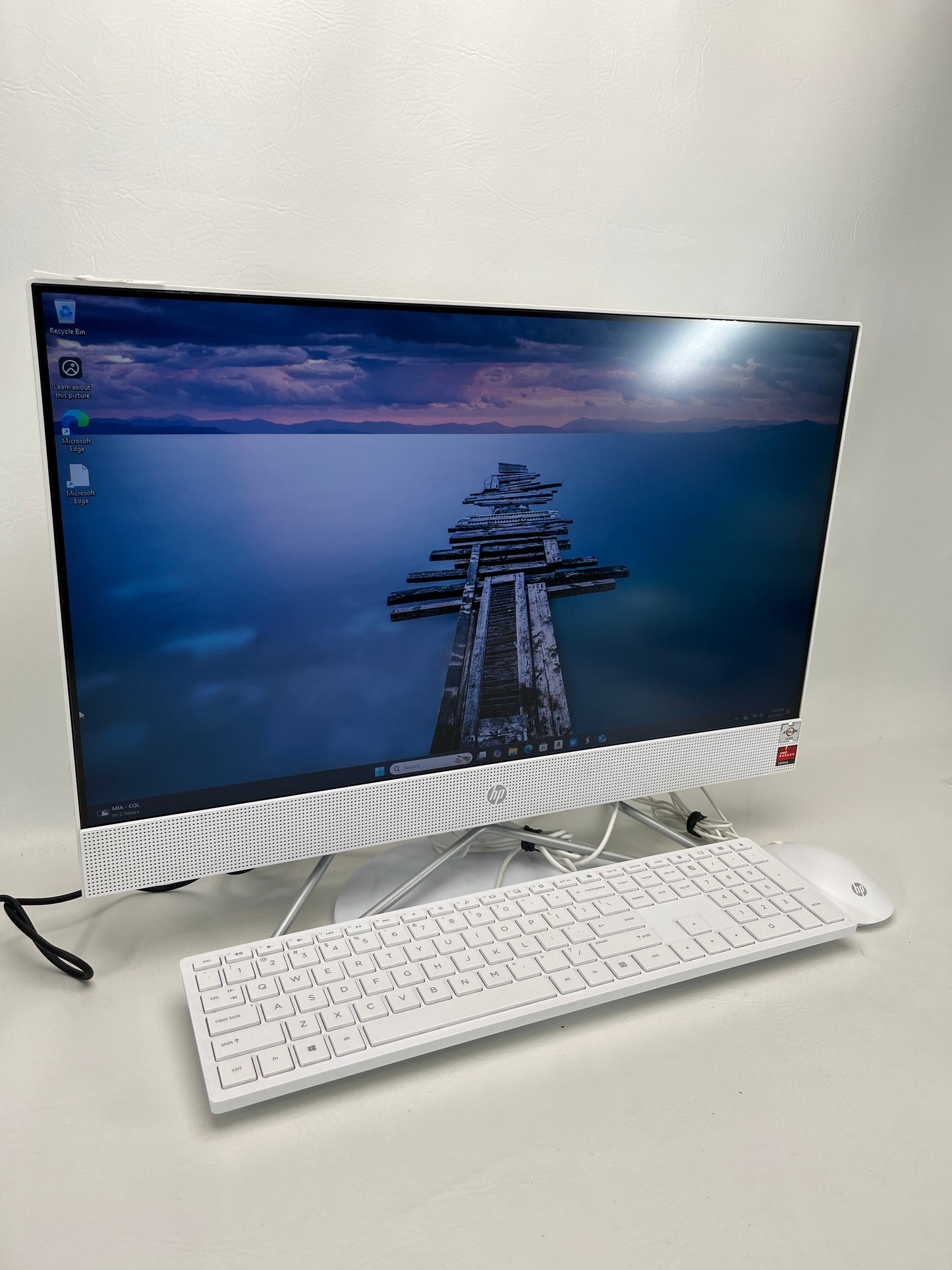 HP AIO-058TB7K TPC-0069-24 AMD ATHION SILVER 3050U 2.3 GHz 8GB RAM 256GB SSD