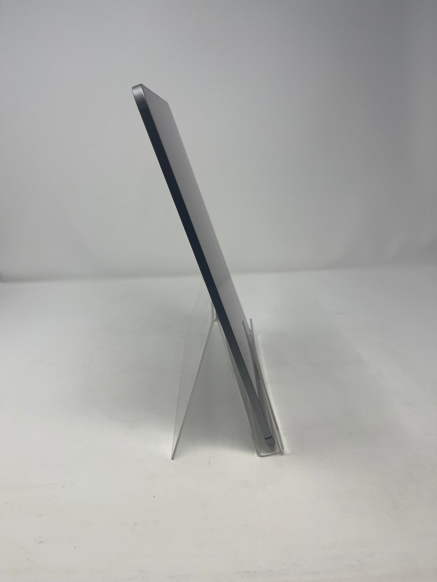 Unlocked Apple iPad Pro 12.9" 6th Gen 256GB 11.3.1 Silver A2764