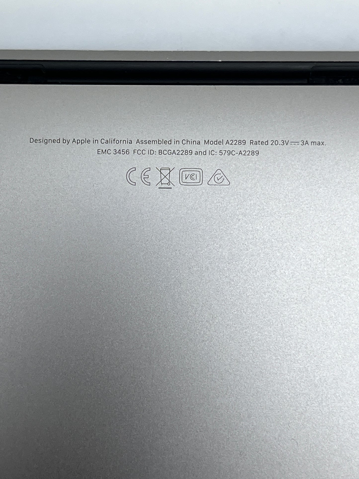 2020 Apple MacBook Pro 13.3" i5 1.4GHz 8GB RAM 512GB Silver A2289