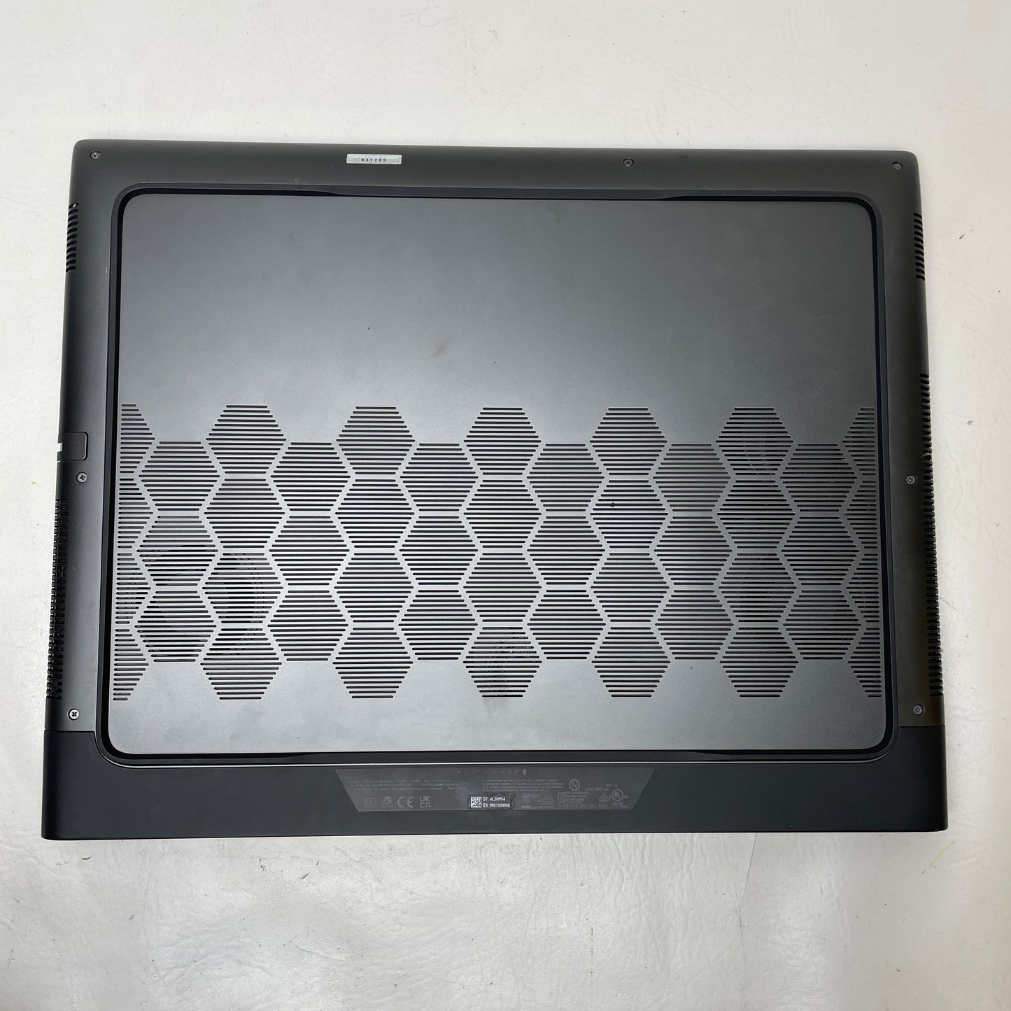 Alienware M18 R1 P51E i9 2.2GHz 32GB RAM 1TB SSD GeForce RTX 4070