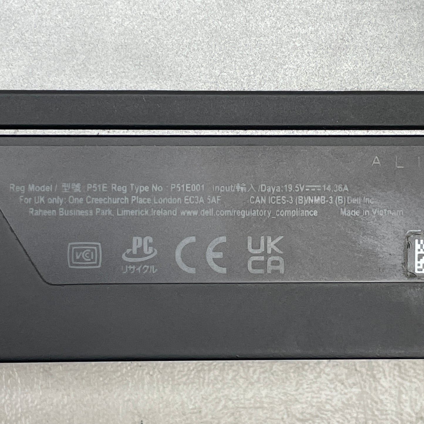 Alienware M18 R1 P51E i9 2.2GHz 32GB RAM 1TB SSD GeForce RTX 4070