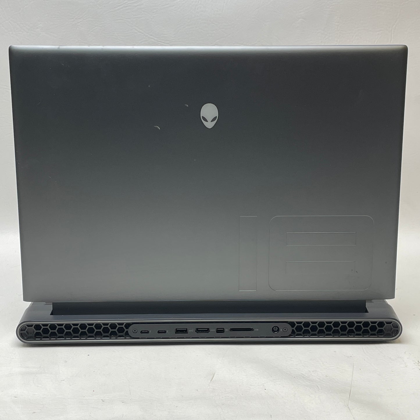 Alienware M18 R1 P51E i9 2.2GHz 32GB RAM 1TB SSD GeForce RTX 4070
