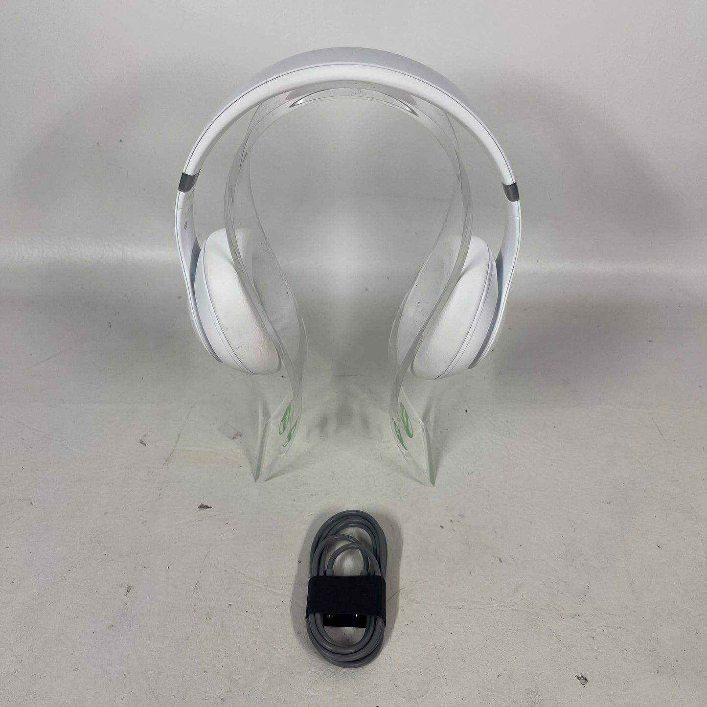 Beats Studio Pro Wireless Bluetooth Headphones Satin Silver MC2P4LLA