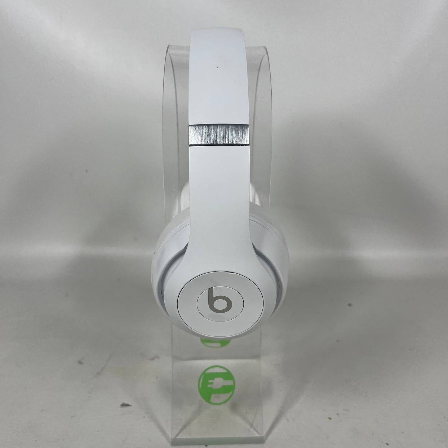 Beats Studio Pro Wireless Bluetooth Headphones Satin Silver MC2P4LLA