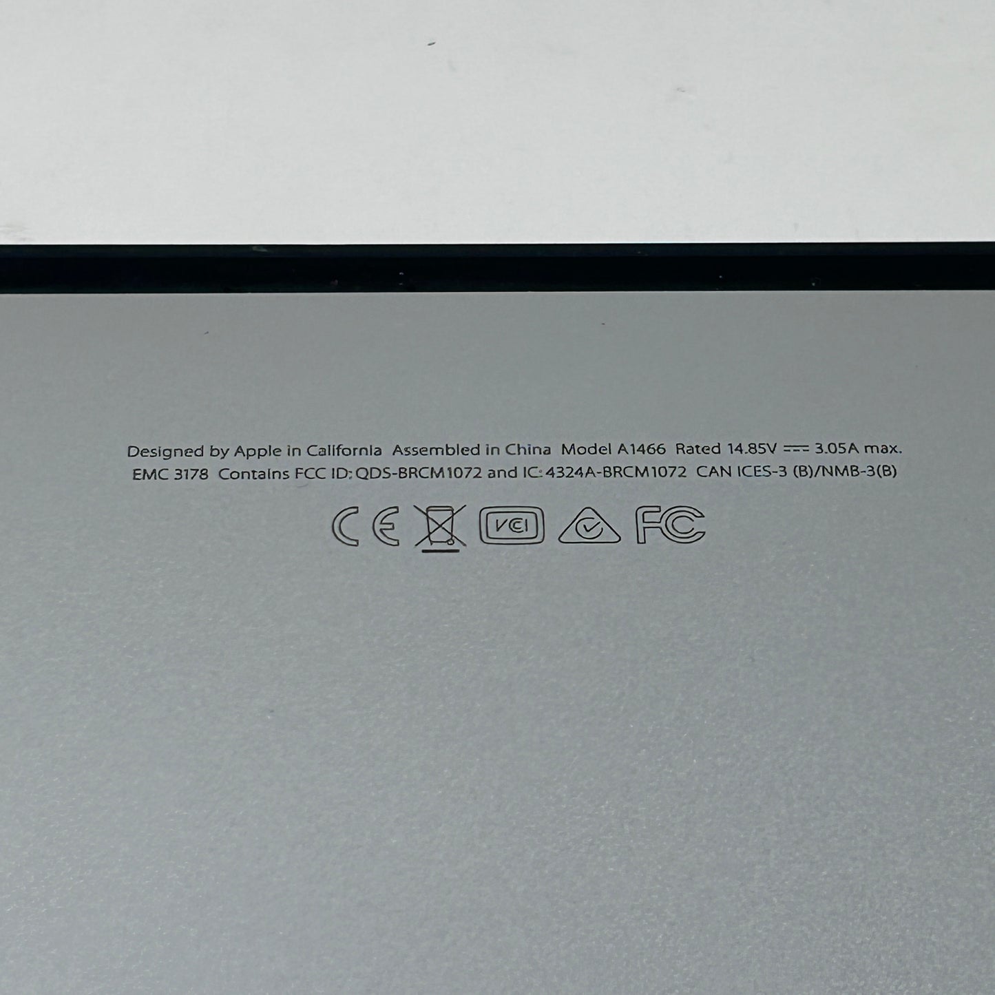 2017 Apple MacBook Air 13.3" i5 1.8GHz 4GB RAM 256GB SSD Silver A1466