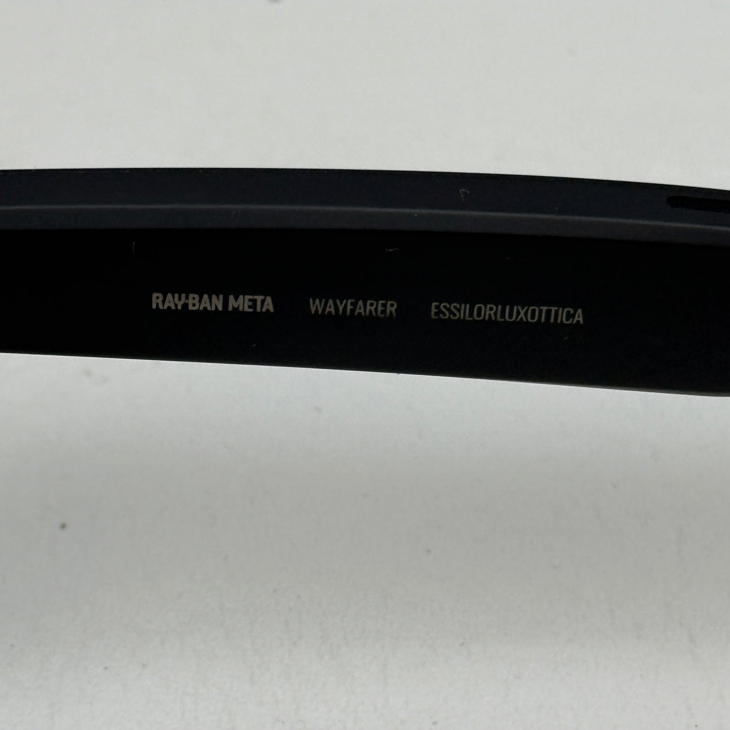 Meta Ray-Ban Wayfarer Smart Glasses RW4008