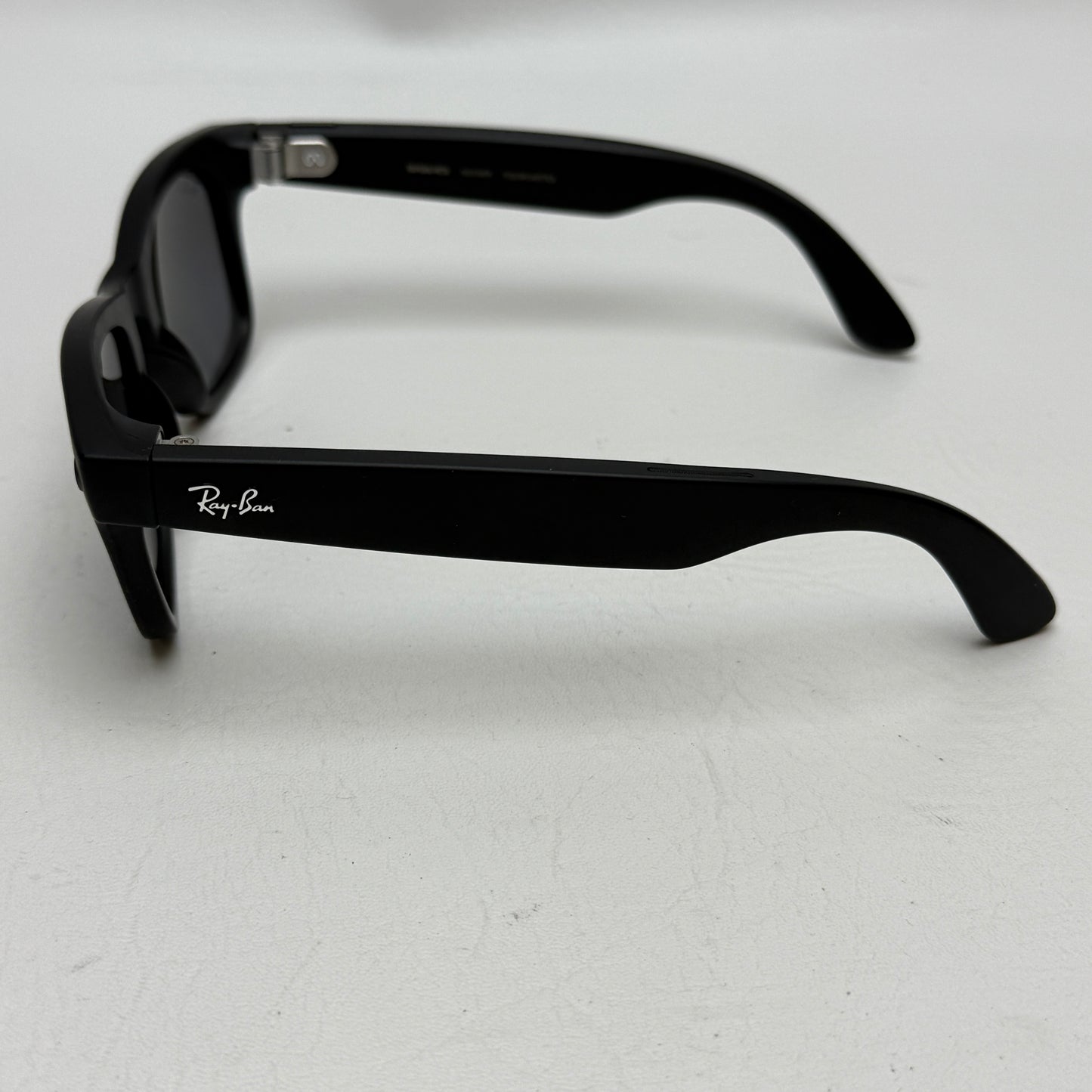 Meta Ray-Ban Wayfarer Smart Glasses RW4008