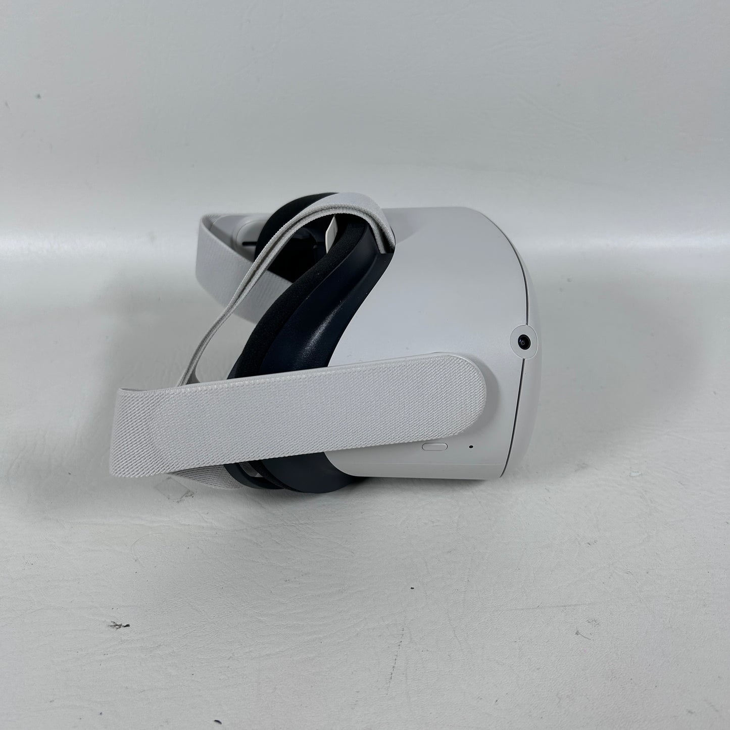Oculus Quest 2 128GB Standalone All-in-One VR Headset KW49CM
