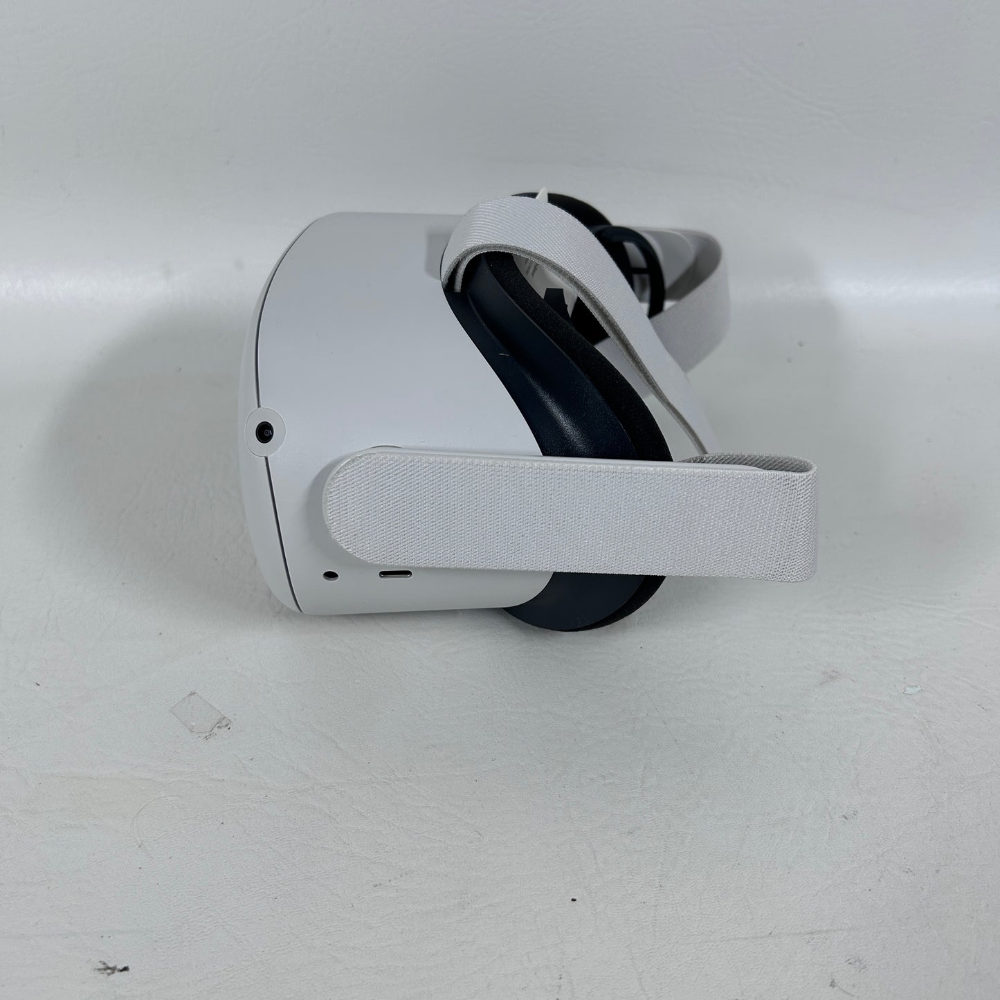 Oculus Quest 2 128GB Standalone All-in-One VR Headset KW49CM