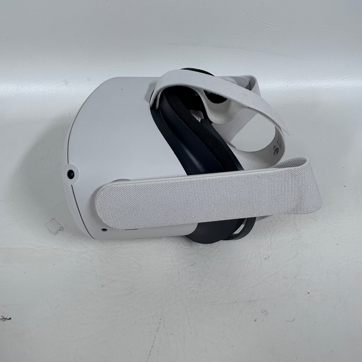 Oculus Quest 2 128GB Standalone All-in-One VR Headset KW49CM