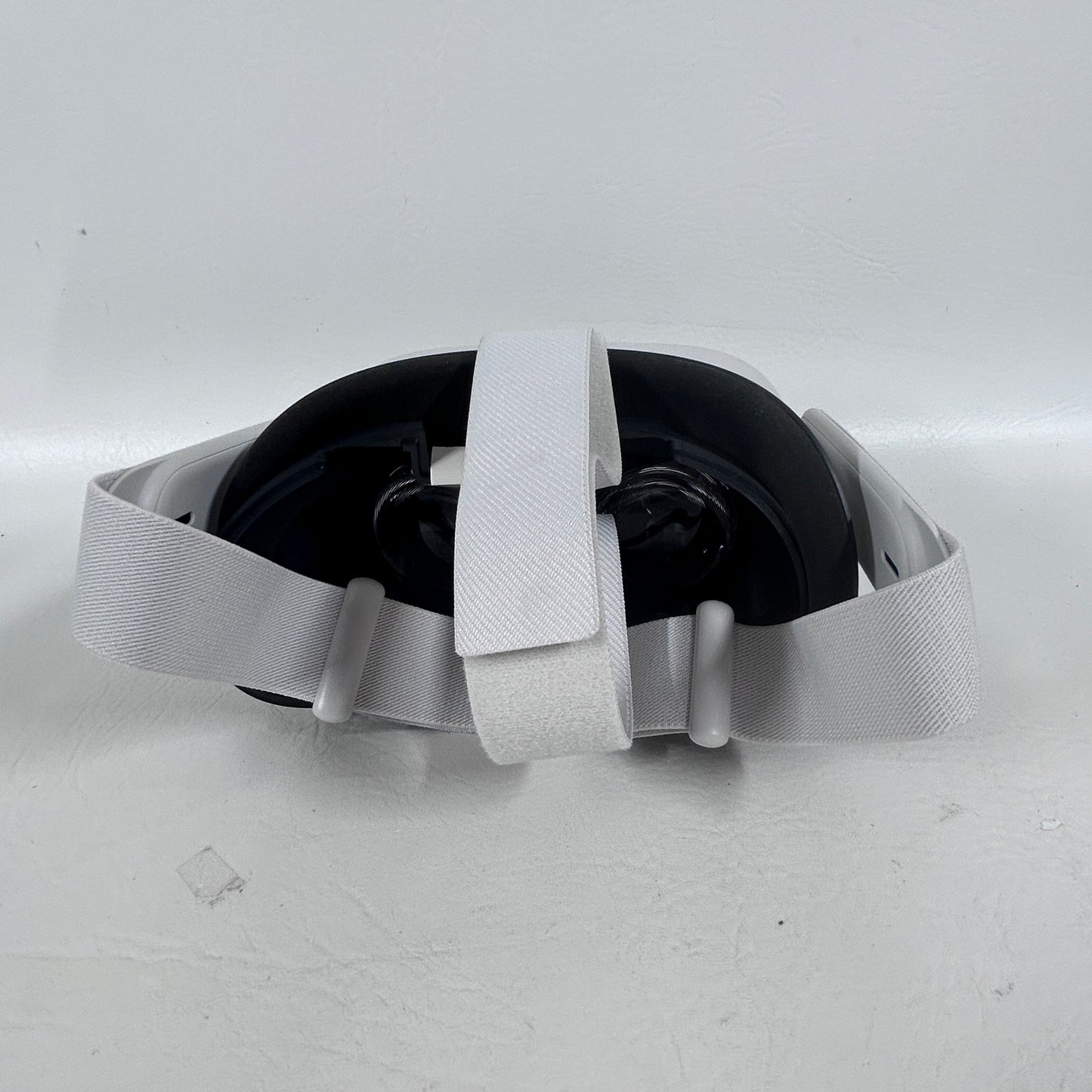 Oculus Quest 2 128GB Standalone All-in-One VR Headset KW49CM