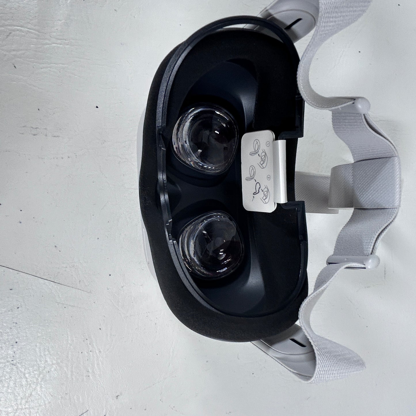 Oculus Quest 2 128GB Standalone All-in-One VR Headset KW49CM