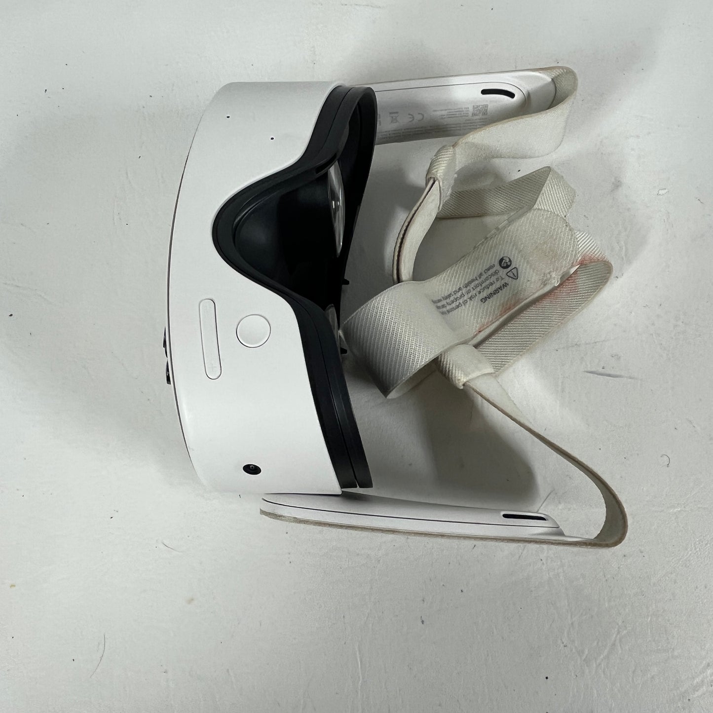 Meta Quest 3S 128GB Standalone All-in-One VR Headset P97