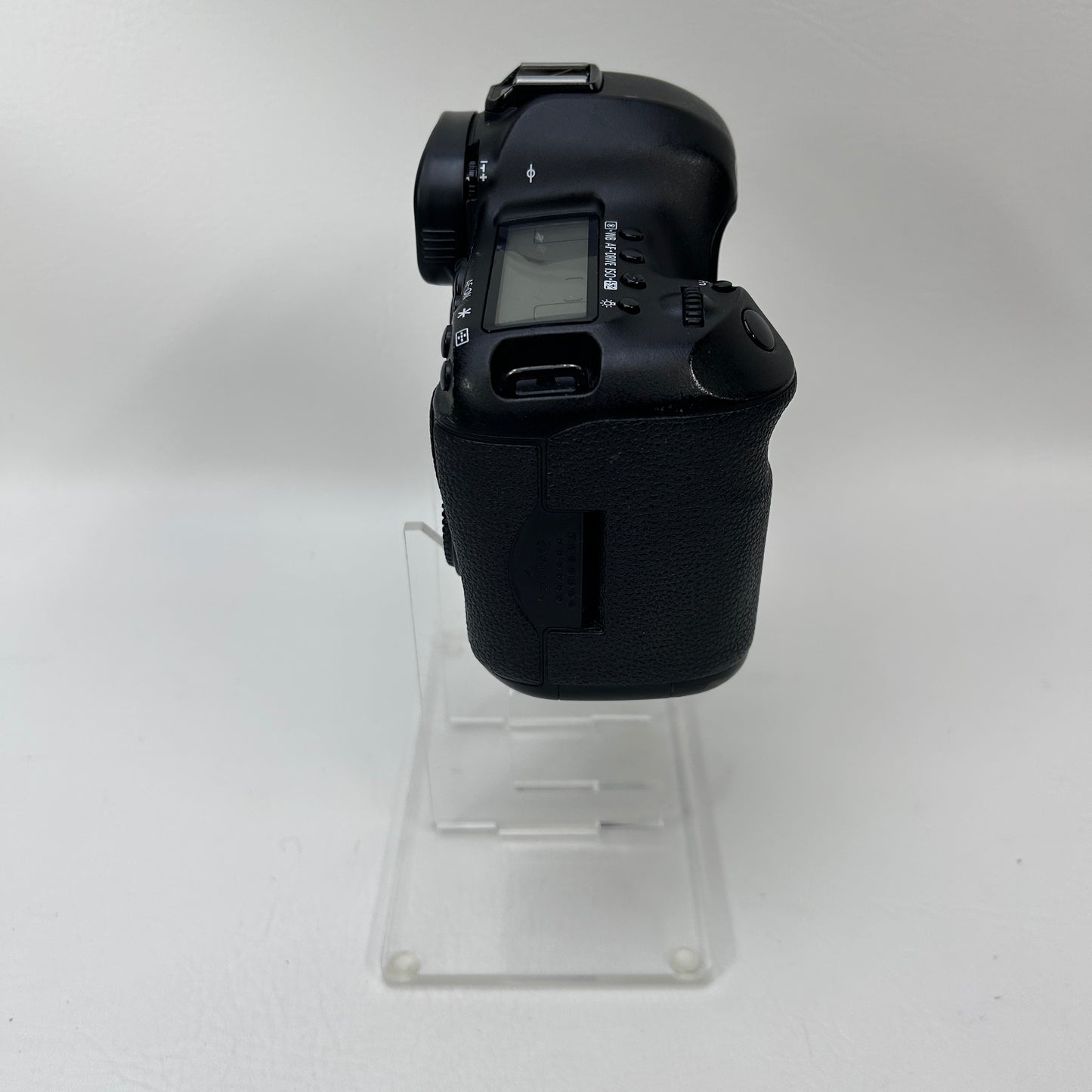 Canon EOS 5D Mark III 4.0MP Digital SLR (DSLR) Camera