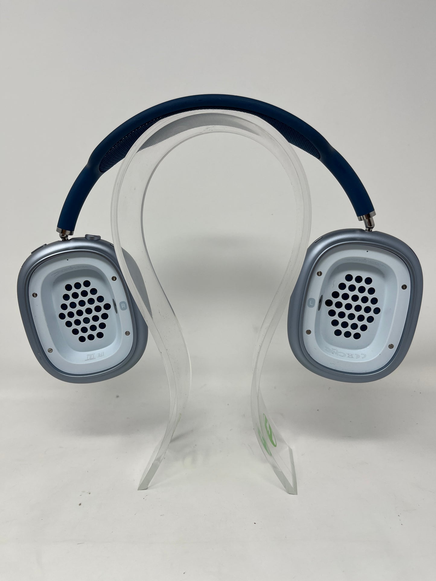 Apple AirPods Max Wireless Over-Ear Headphones Sky Blue MGYL3AM/A