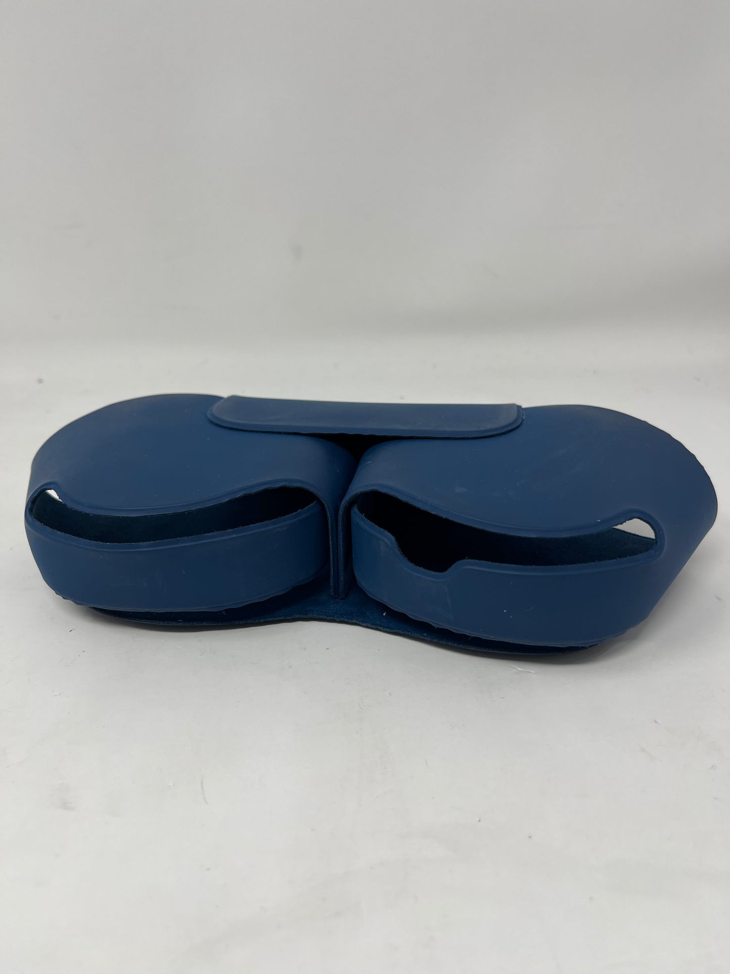 Apple AirPods Max Wireless Over-Ear Headphones Sky Blue MGYL3AM/A