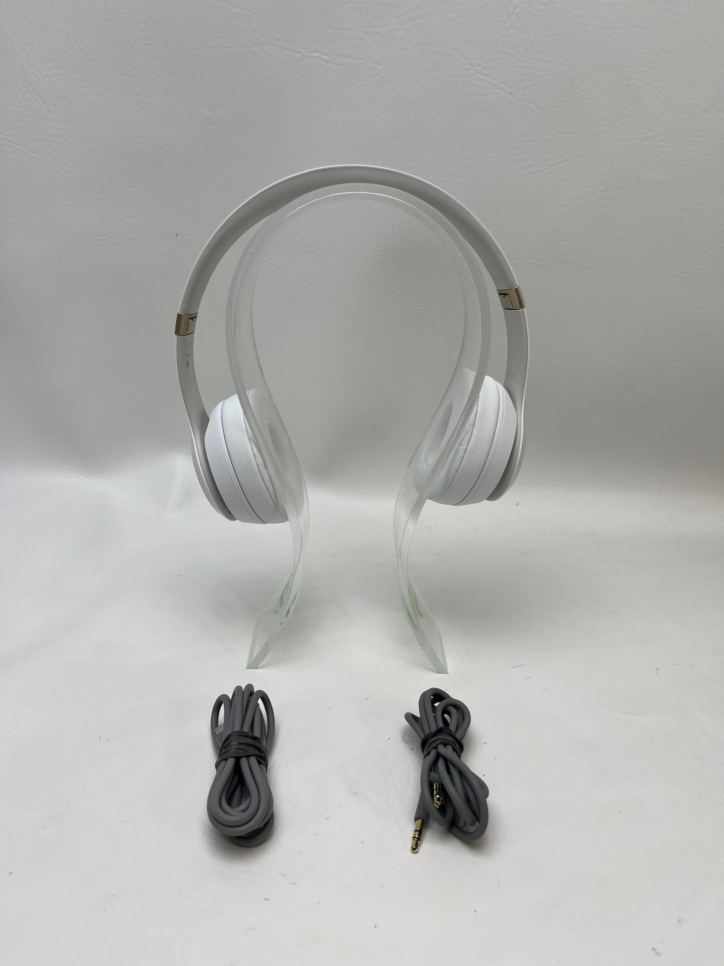 Beats Solo4 Wireless On-Ear Bluetooth Headphones Club White