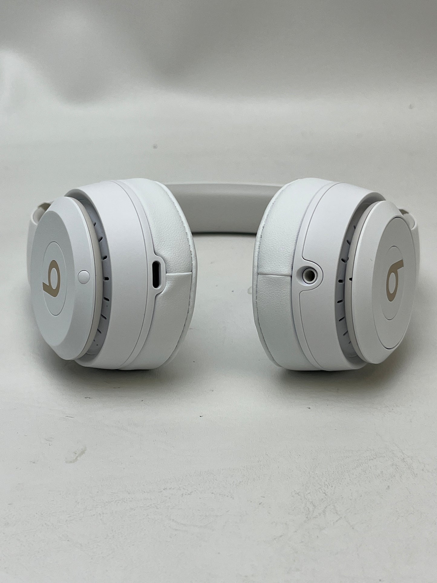Beats Solo4 Wireless On-Ear Bluetooth Headphones Club White