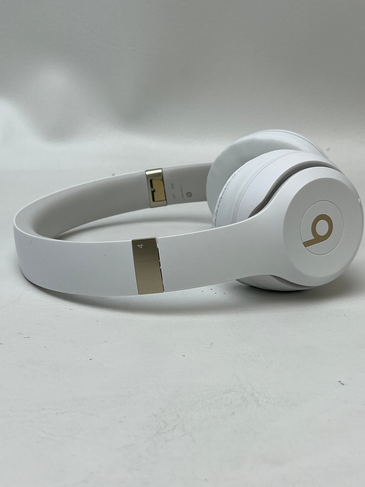 Beats Solo4 Wireless On-Ear Bluetooth Headphones Club White