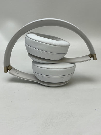 Beats Solo4 Wireless On-Ear Bluetooth Headphones Club White